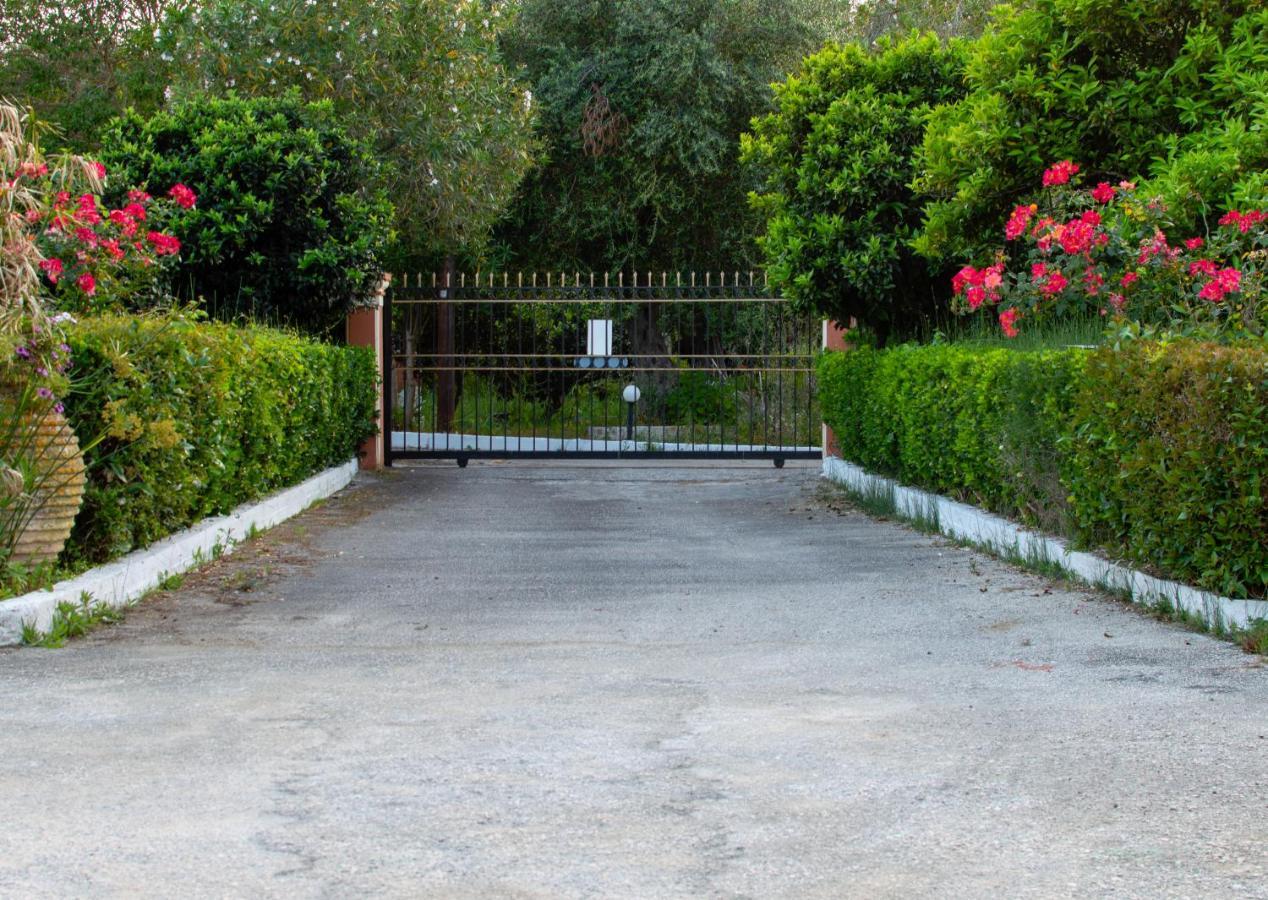 Villa Rose Garden Melíkia Esterno foto